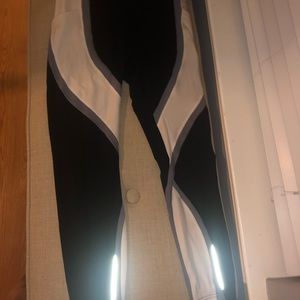 *brand new* 7/8 MOVEMENT TIGHTS lululemon